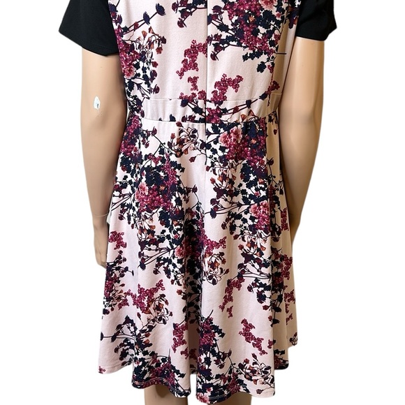 Lane Bryant Sz 18/20 Floral Bkack Dress - Picture 5 of 7